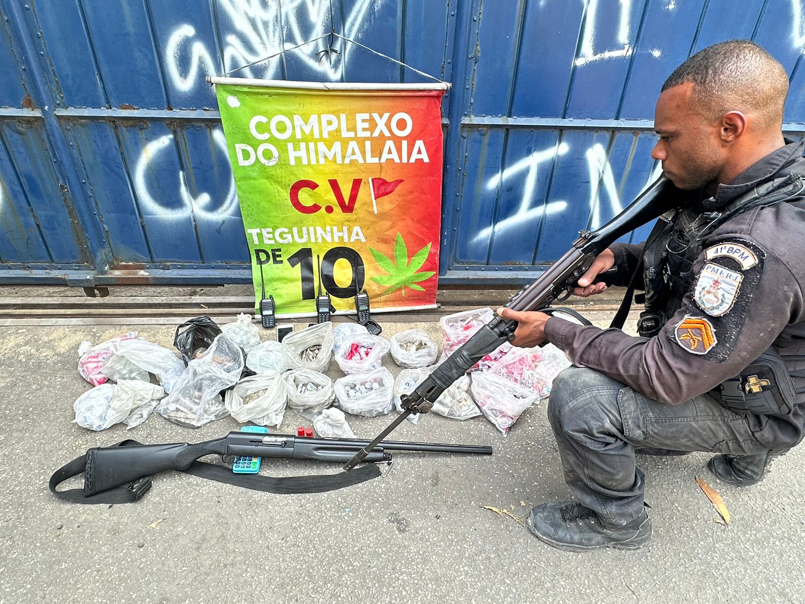 41º BPM prende criminosos, arma e drogas no Chapadão